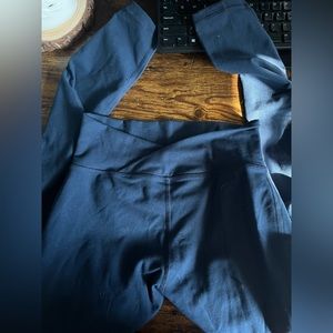 ALPHALETE - SURFACE PATH LEGGINGS - BLUE - MEDIUM